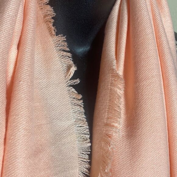 A new day knit raw hem coral/peach large scarf vibrant fun standout - Picture 4 of 4